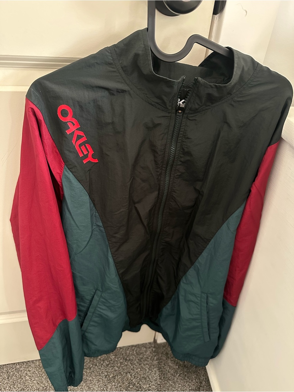 Oakley Mens Windbreaker Track Jacket Medium Nylon Full Zip Colorblock